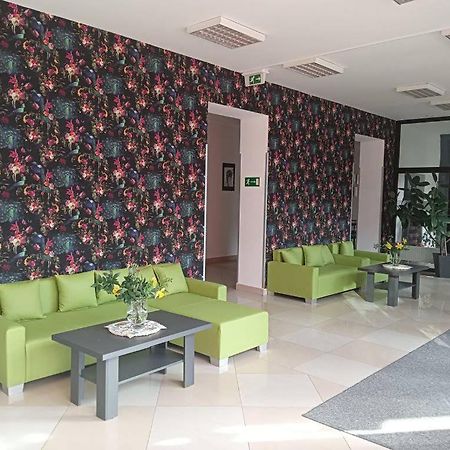 Hostel Szkolne Schronisko Mlodziezowe Dabrowka Prudnik Exteriér fotografie